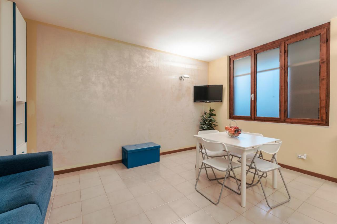 Ferienwohnung Casa Lugana 10 - Monolocale Con Piscina Direttamente A Lago Sirmione Exterior foto